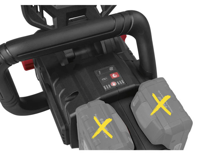 Dettaglio vano batterie e controlli motosega PPKSA 40-Li A1